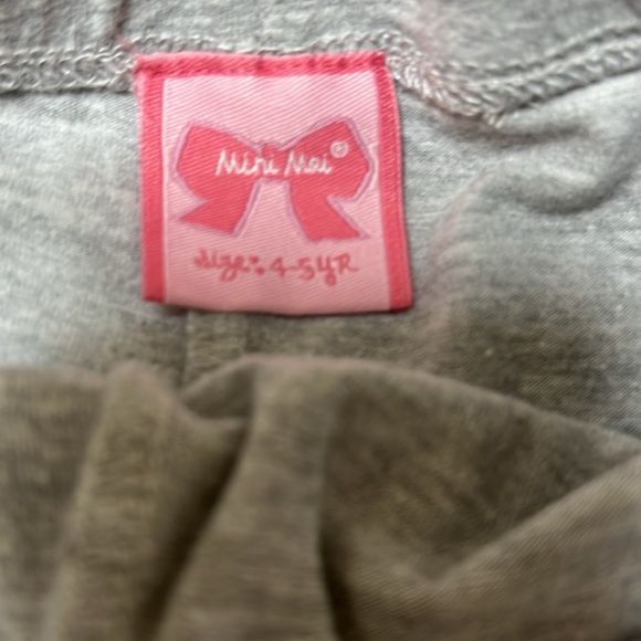 Lots of clothes ranging from 3T-5T - brands vary - Picture 14 of 16